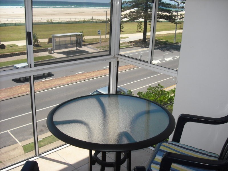 9/8 Musgrave St, Kirra QLD 4225