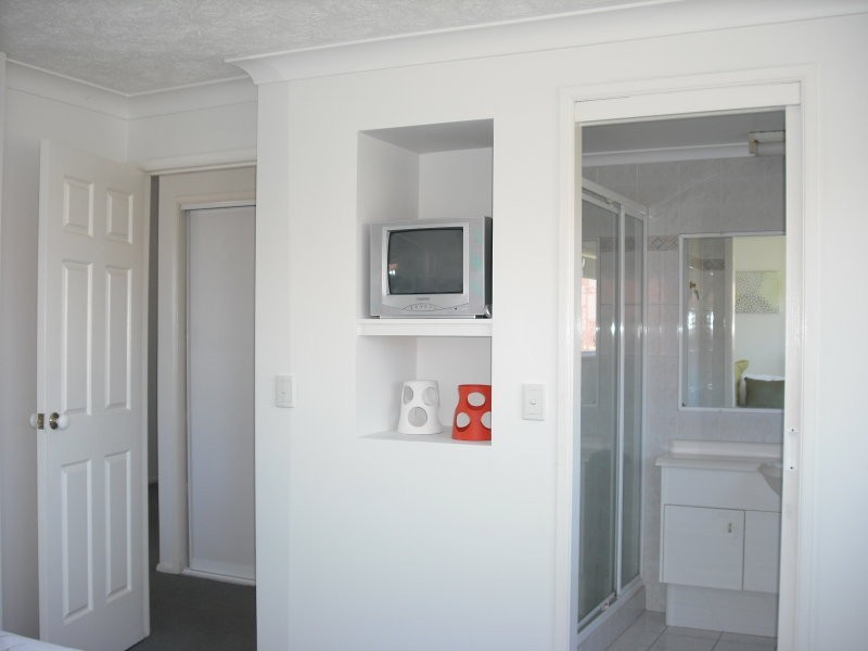 4/20 Marine Pde, Kirra QLD 4225