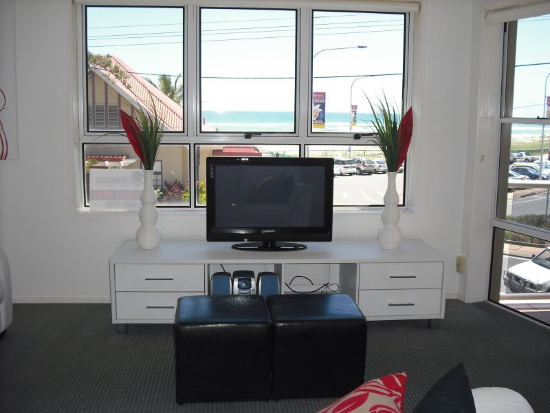 4/20 Marine Pde, Kirra QLD 4225