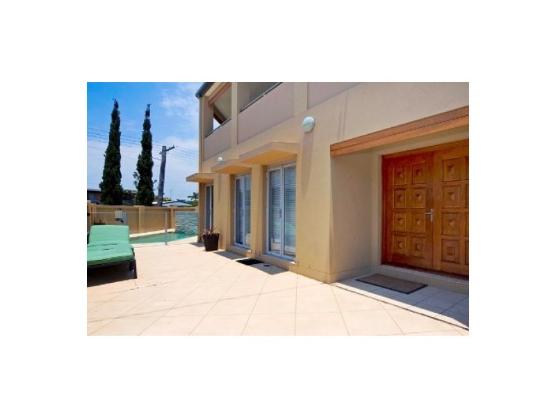 13 Lord St, Kirra QLD 4225