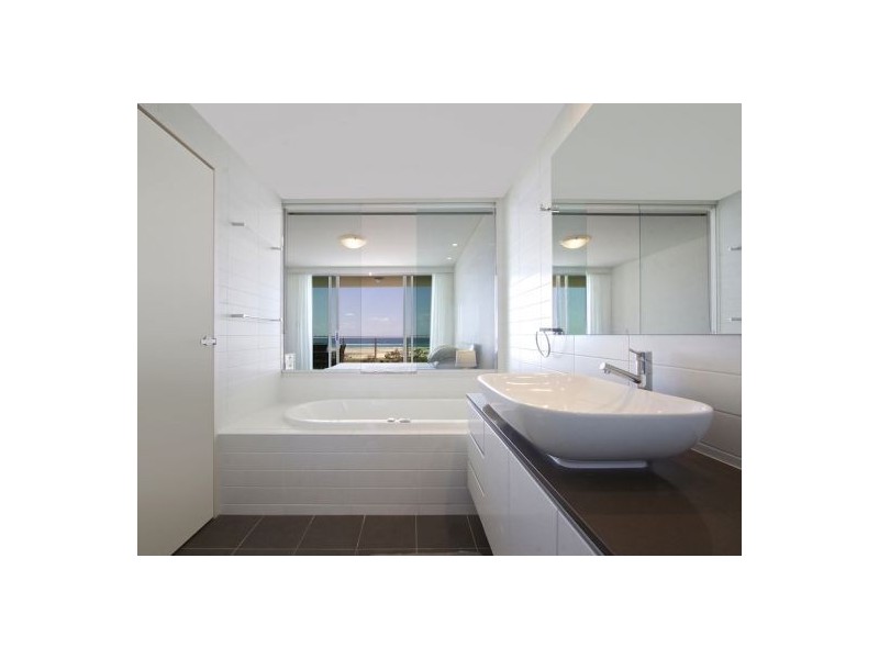 306/2 Creek St, Kirra QLD 4225