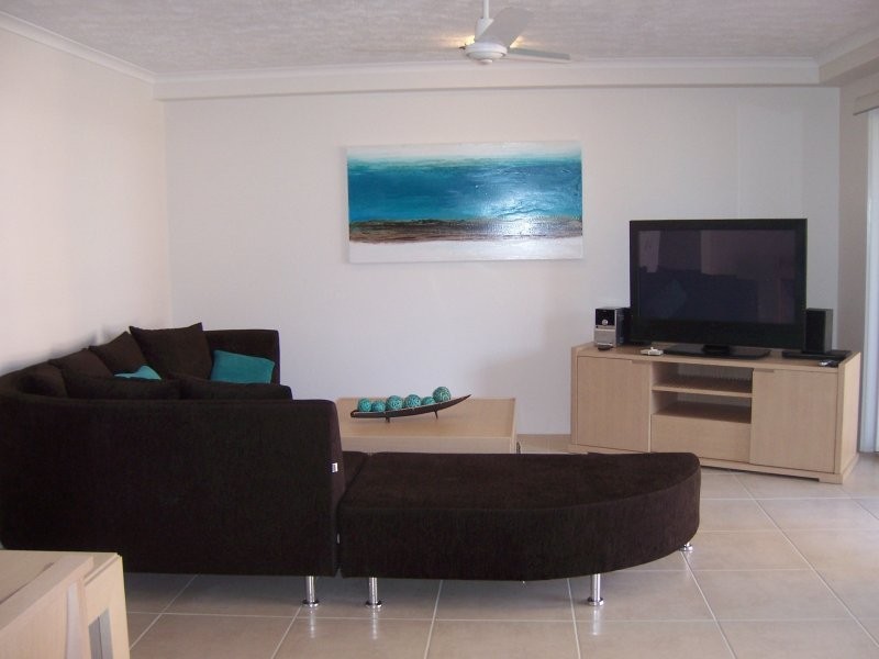 8/12 Douglas St, Kirra QLD 4225