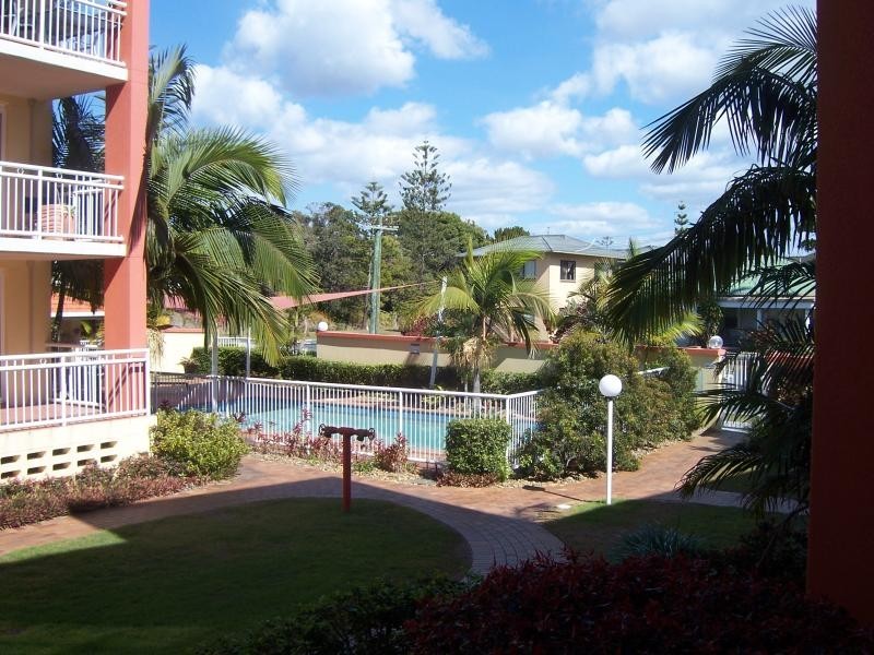 8/12 Douglas St, Kirra QLD 4225