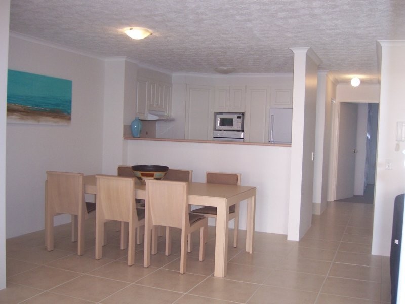 8/12 Douglas St, Kirra QLD 4225