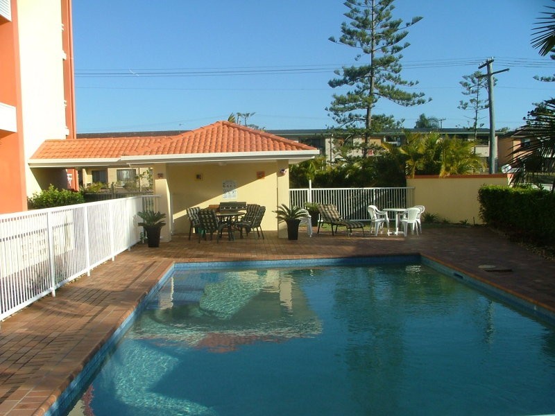 8/12 Douglas St, Kirra QLD 4225