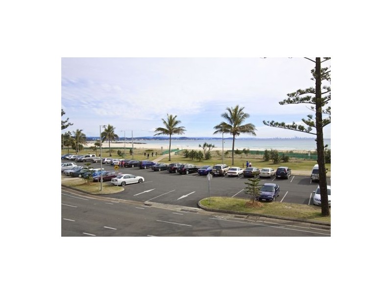 2/128 Marine Pde, Coolangatta QLD 4225