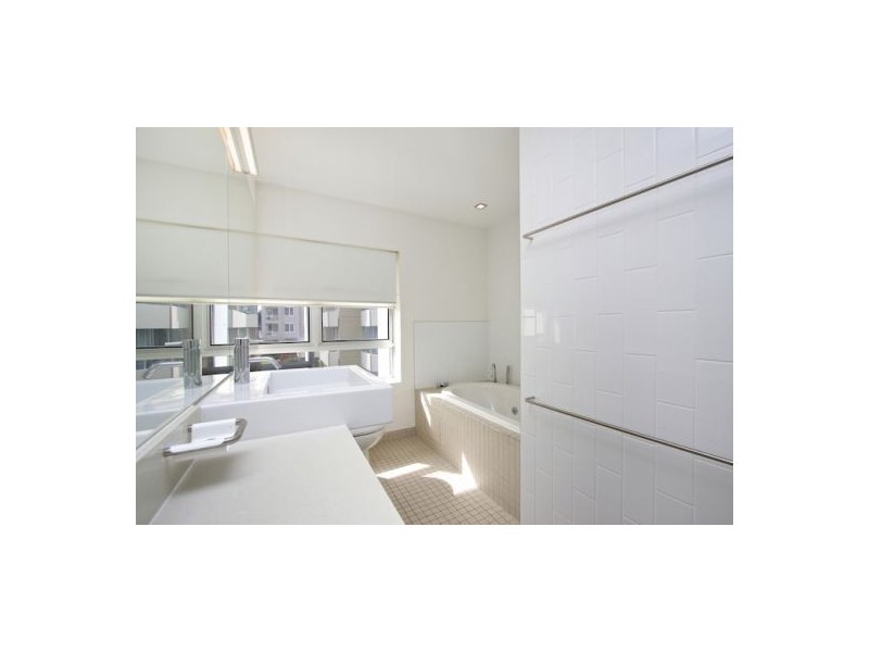 2/128 Marine Pde, Coolangatta QLD 4225