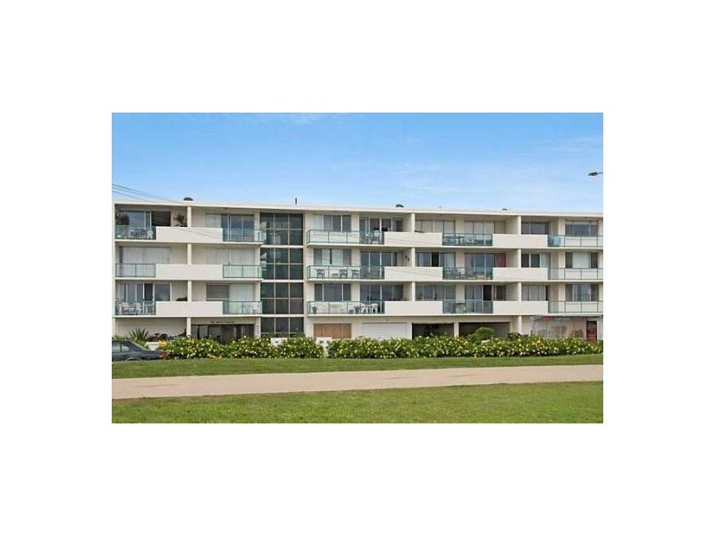 8/4 Musgrave St, Kirra QLD 4225