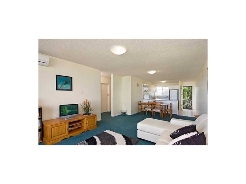 8/4 Musgrave St, Kirra QLD 4225