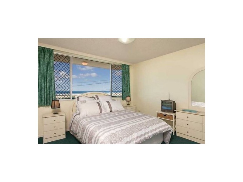 8/4 Musgrave St, Kirra QLD 4225