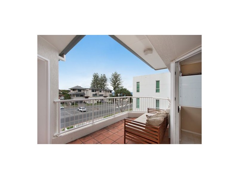 7/6 Tomewin St, Currumbin QLD 4223