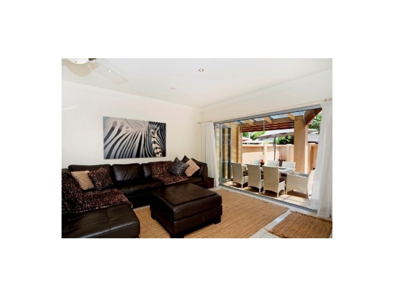 1/13 Lord Street, Kirra QLD 4225