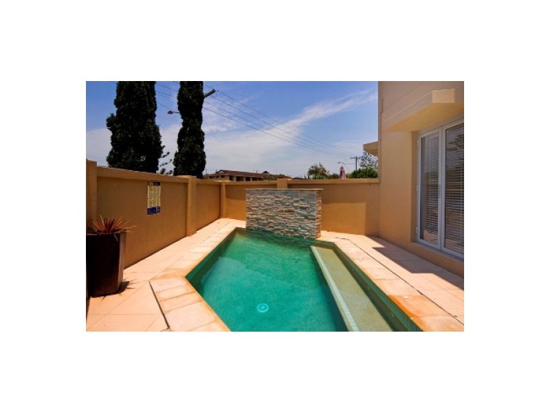 1/13 Lord Street, Kirra QLD 4225