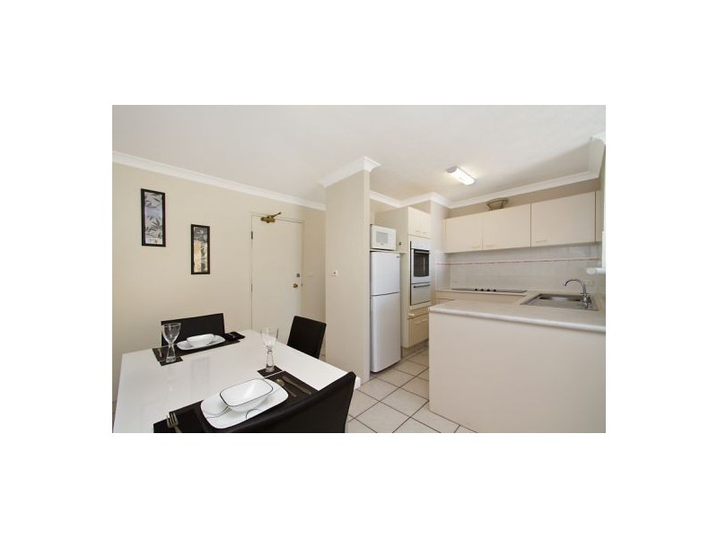 4/3 Ward St “Eden Tower”, Rainbow Bay QLD 4225