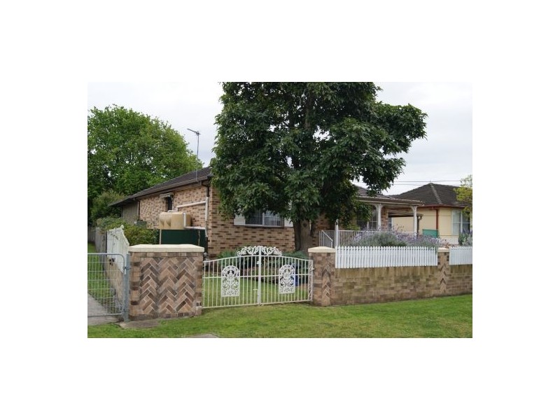 48 Barnes Street, Berkeley NSW 2506