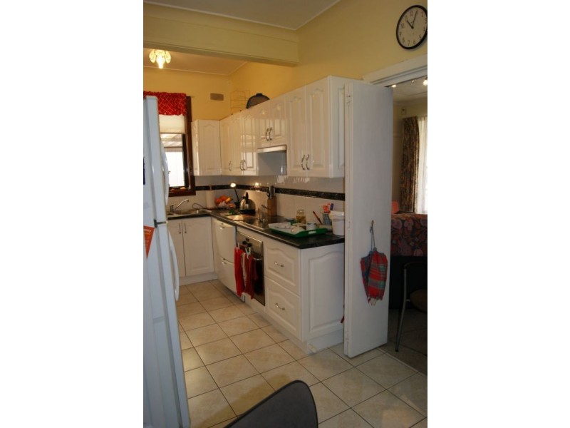 48 Barnes Street, Berkeley NSW 2506