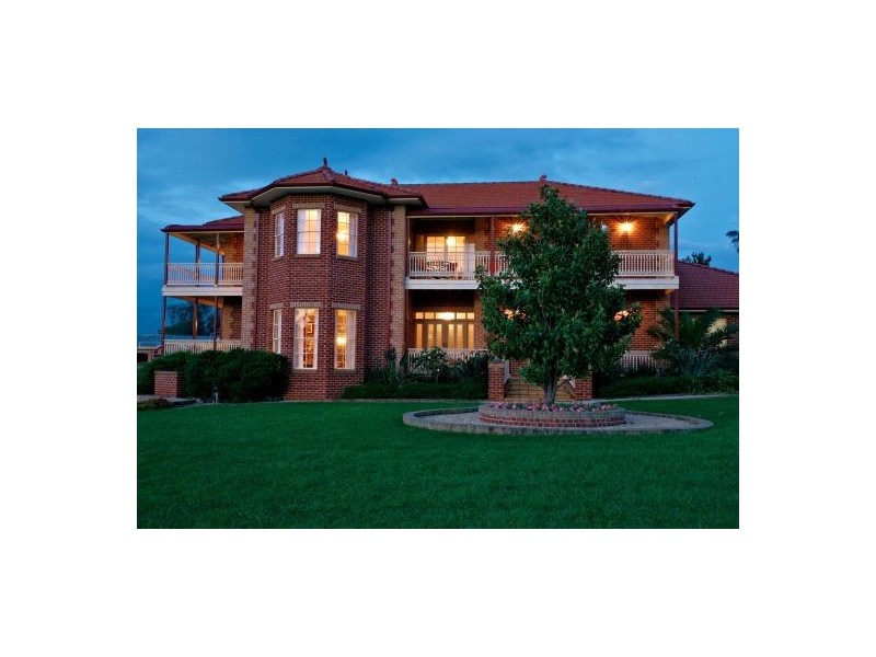 65 Benwerrin Crescent, Grasmere NSW 2570