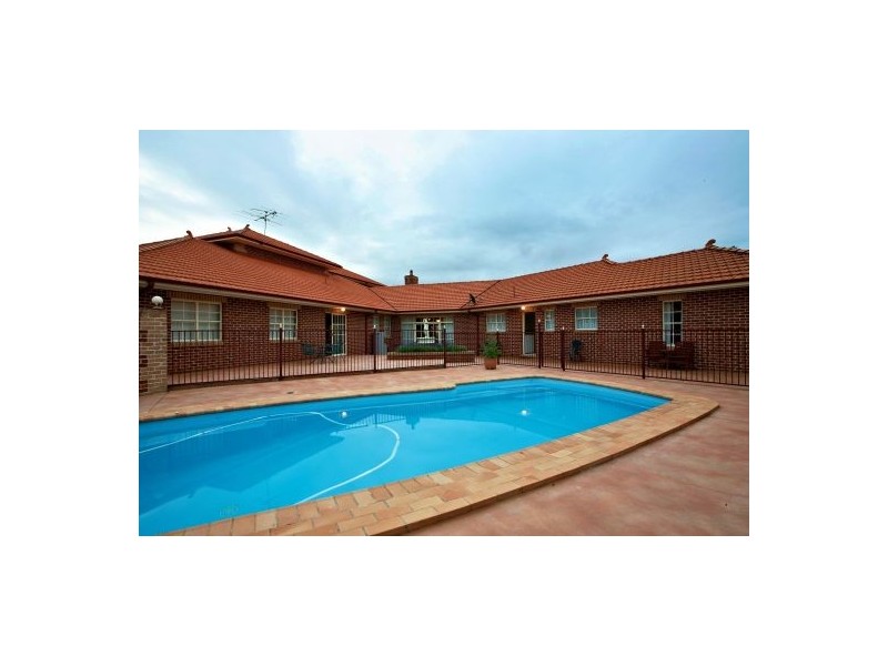 65 Benwerrin Crescent, Grasmere NSW 2570