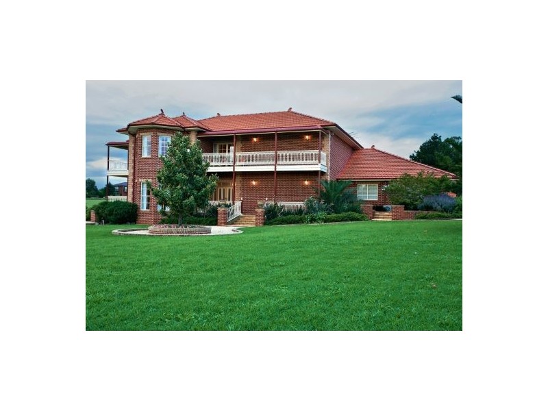 65 Benwerrin Crescent, Grasmere NSW 2570