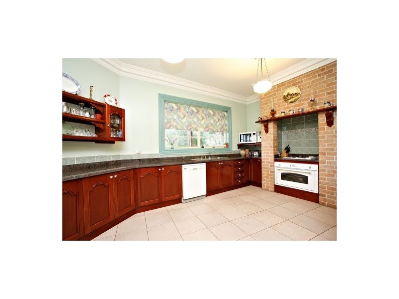 65 Benwerrin Crescent, Grasmere NSW 2570