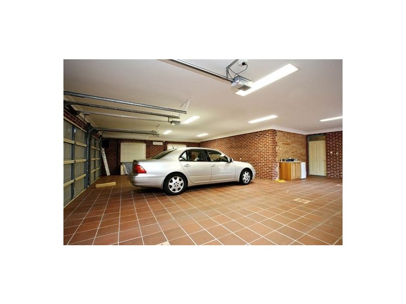 65 Benwerrin Crescent, Grasmere NSW 2570