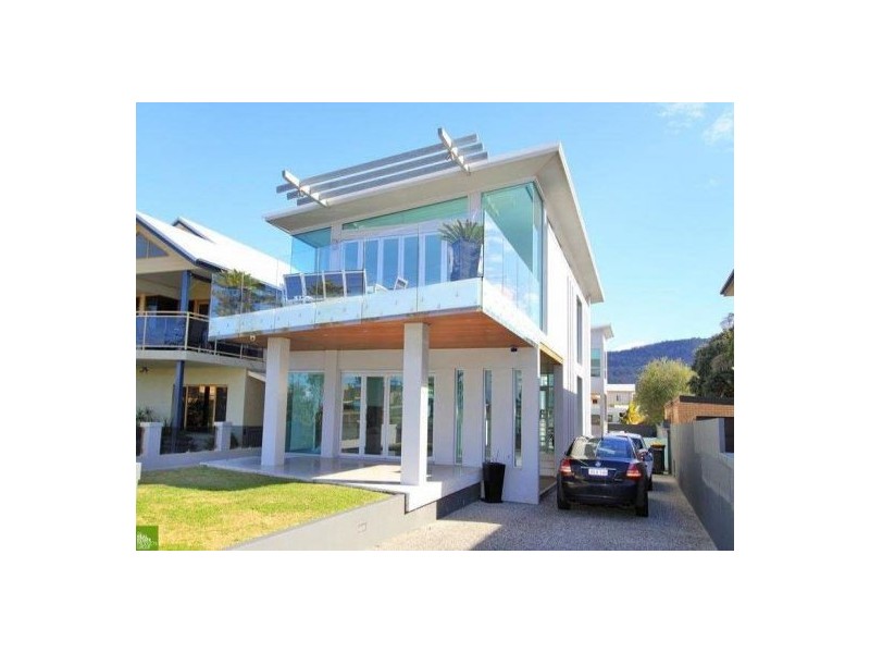 16 Trinity Row, Bulli NSW 2516