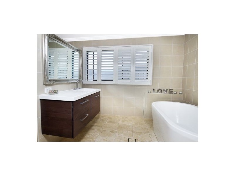 21 Benelong St, Bulli NSW 2516