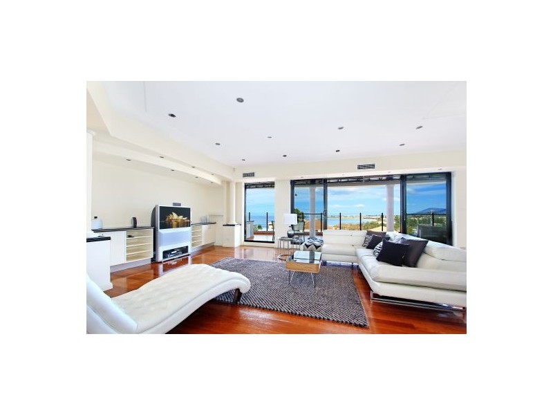 2j Mountain Road, Austinmer NSW 2515