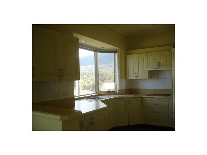 2/195 Lawrence Hargrave Drive, Thirroul NSW 2515