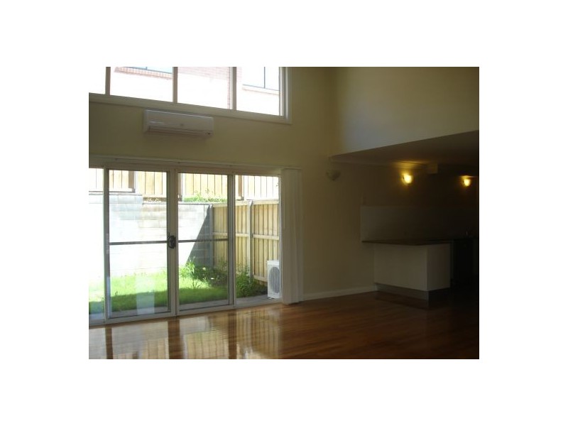 No 1/3 Istana St, Campbelltown NSW 2560