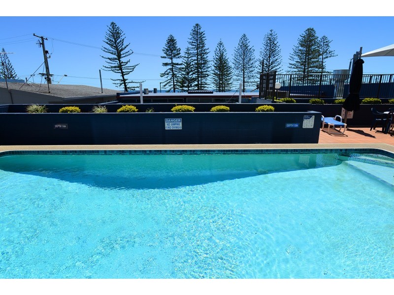 1/156 Alexandra Parade, Alexandra Headland QLD 4572