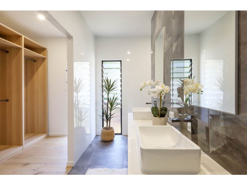 22 Golf Links Drive, Buderim QLD 4556