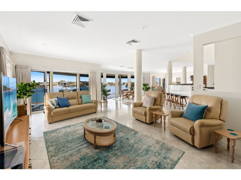 86 Mooloolah Drive, Minyama QLD 4575