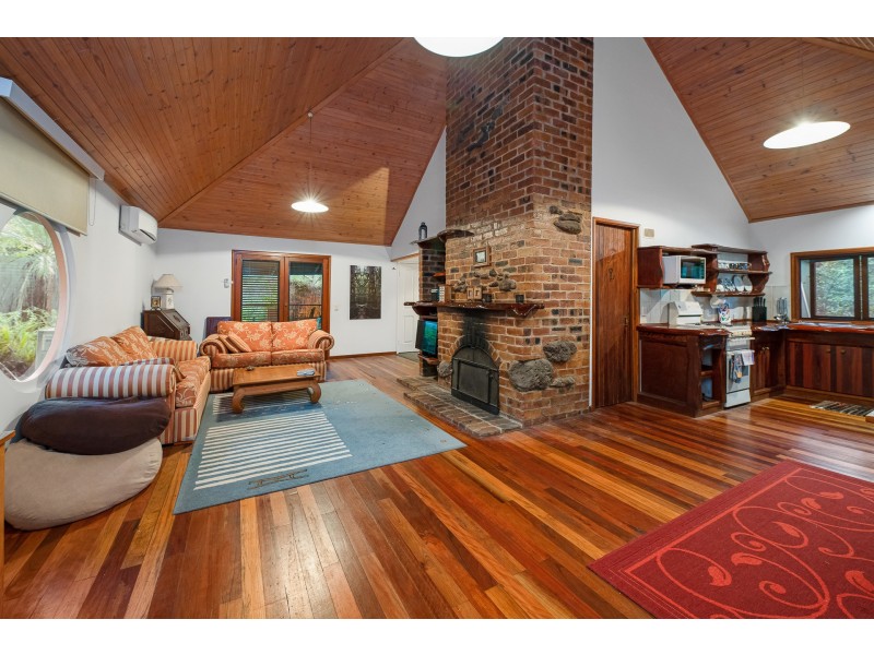 609 Hunchy Road, Hunchy QLD 4555