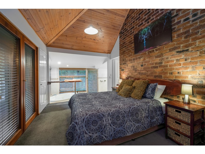 609 Hunchy Road, Hunchy QLD 4555