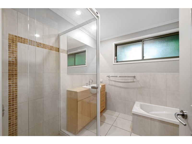 609 Hunchy Road, Hunchy QLD 4555