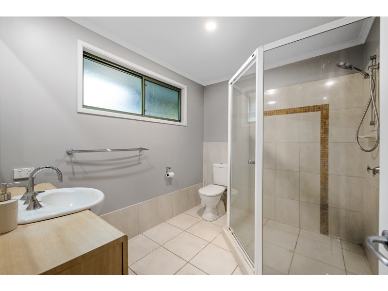 609 Hunchy Road, Hunchy QLD 4555