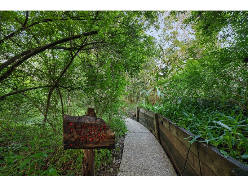 609 Hunchy Road, Hunchy QLD 4555