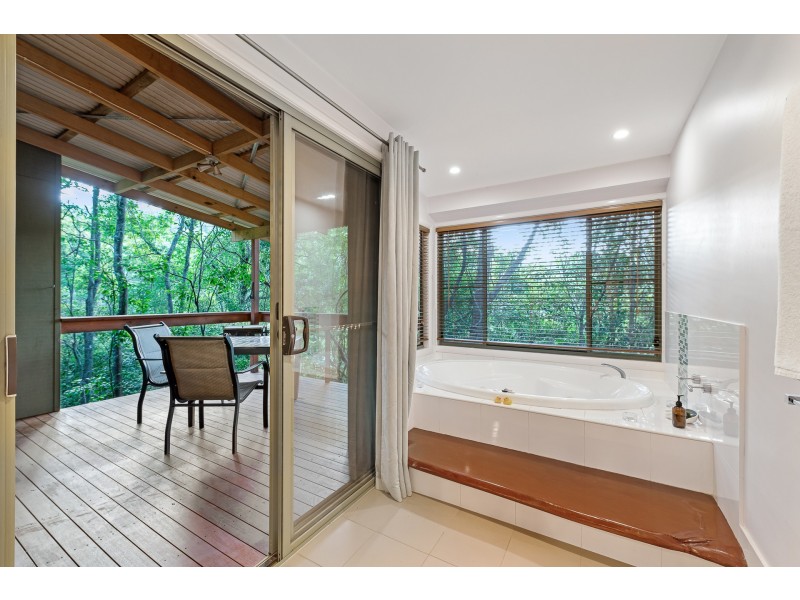 609 Hunchy Road, Hunchy QLD 4555