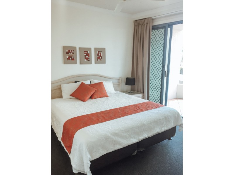 3/4 Buderim Avenue, Alexandra Headland QLD 4572