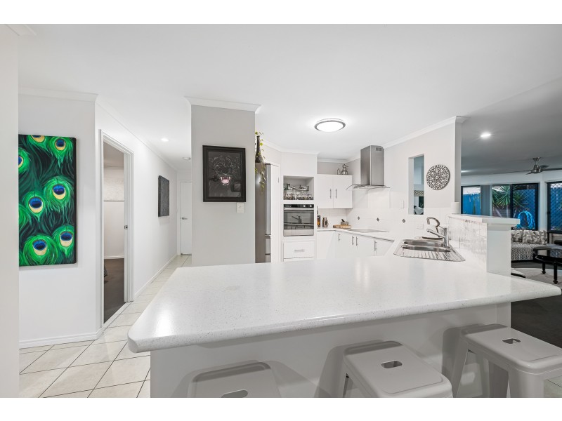 33 Petigrain Avenue, Palmwoods QLD 4555