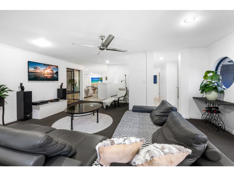 33 Petigrain Avenue, Palmwoods QLD 4555