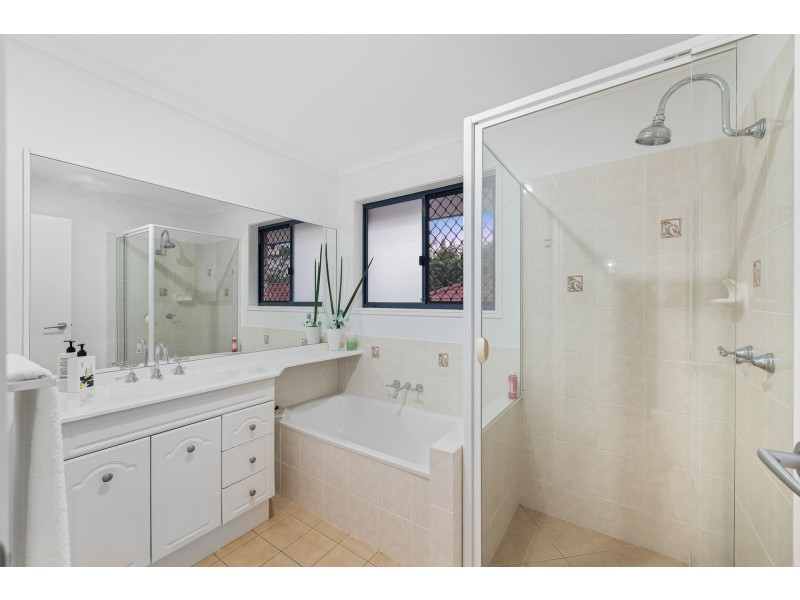 33 Petigrain Avenue, Palmwoods QLD 4555