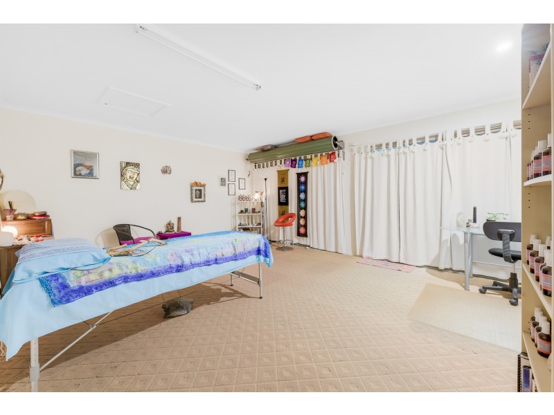 9-11 Klinain Street, Coes Creek QLD 4560