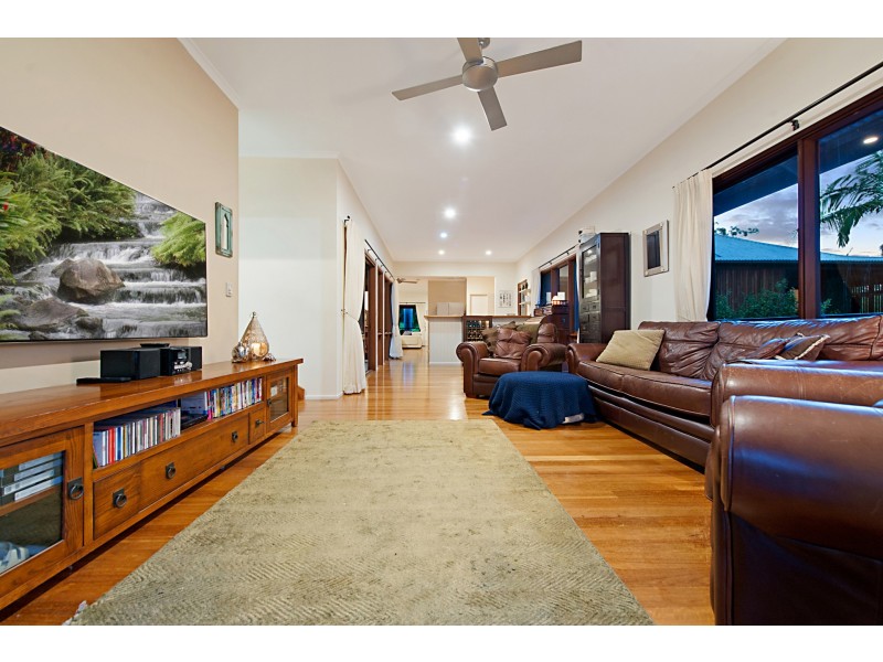 12 Woodchester Close, Rosemount QLD 4560