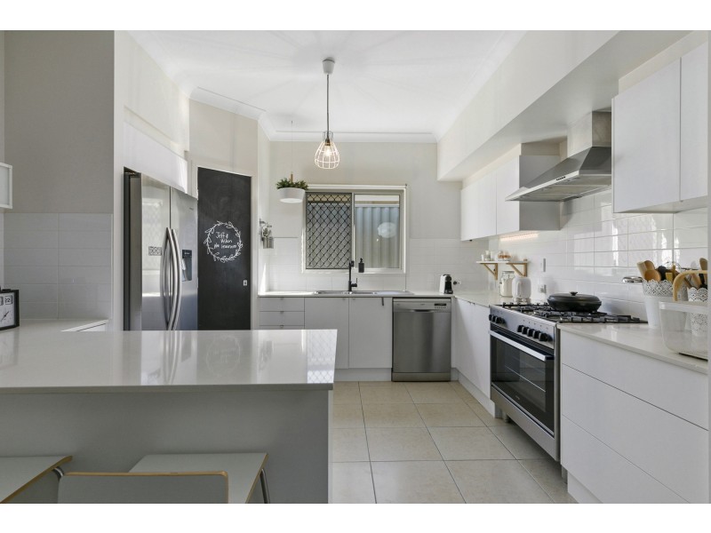 18 Crows Ash Place, Kuluin QLD 4558