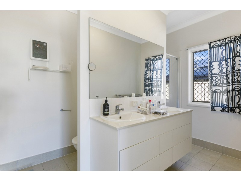 18 Crows Ash Place, Kuluin QLD 4558