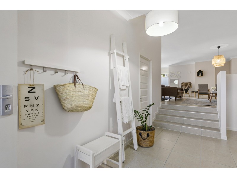 18 Crows Ash Place, Kuluin QLD 4558