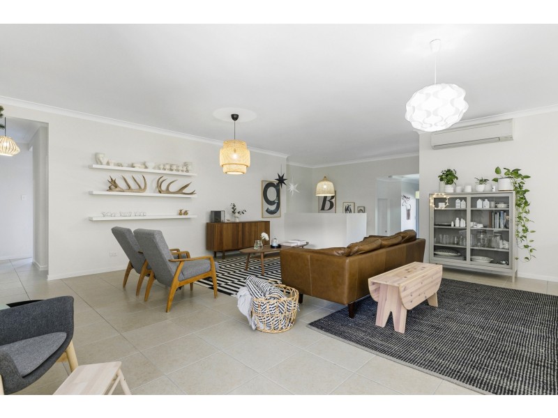 18 Crows Ash Place, Kuluin QLD 4558