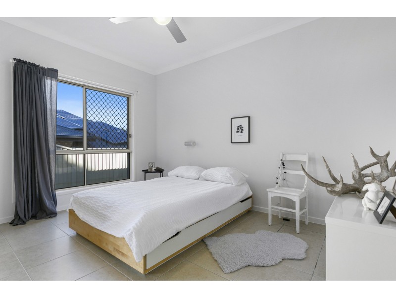 18 Crows Ash Place, Kuluin QLD 4558